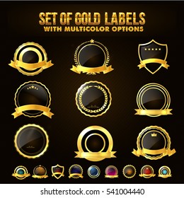 Set aus Goldenem Schild, Aufklebern, Etiketten, Ribbons mit Multicolor-Optionen.
