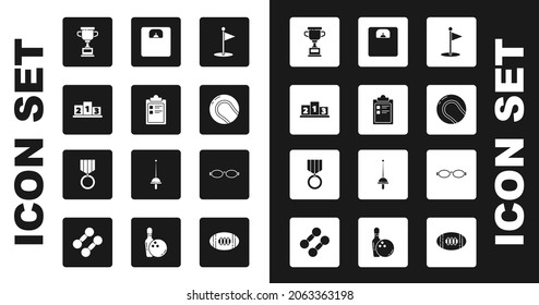 Bandera de golf, programa de entrenamiento deportivo, premio sobre el podio del ganador del deporte, copa, béisbol, báscula de baño, gafas para nadar e ícono de medalla. Vector