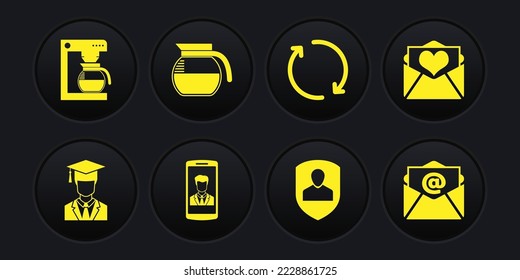 Establece Graduado con gorra de graduación, corazón de sobres de San Valentín, contacto de Smartphone, protección del usuario, icono de refrescar y café. Vector