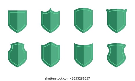 Conjunto de silhuetas de escudos verdes, adesivos, quadros e marcas de proteção. Carimbos emblemáticos planos, sinais de defesa e símbolos em diferentes formas isolados no conjunto de elementos de design white.Vetor.