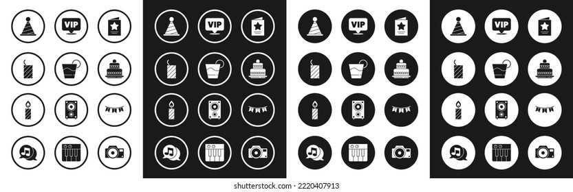 Establece tarjeta de saludo, cóctel, cohete de fuegos artificiales, sombrero de fiesta, pastel, Vip de ubicación, garland de carnaval con banderas y icono de velas de torta de cumpleaños. Vector
