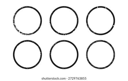 Conjunto de bordes grunge en forma de círculo. Colección de seis marcos texturizados oscuros con espacio vacío sobre fondo blanco. Ilustración vectorial