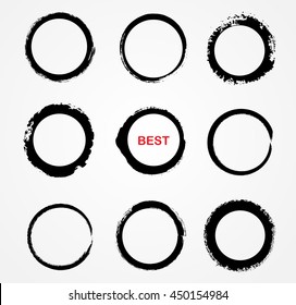 Set of grunge circles.