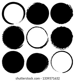 Set of grunge circles. Grunge round shapes. Design elements in grunge style. 