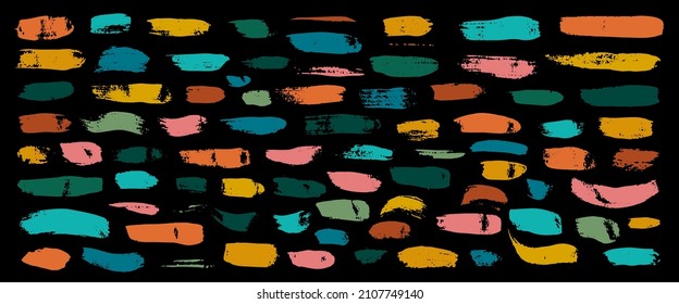 conjunto de pintura de color gris, trazos de pincel de tinta. colección de brochas aisladas en fondo blanco. Razo de pincel de moda para pintura de tinta negra, fondo de fondo de grunge, banner de suciedad, diseño de acuarela y textura sucia.