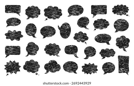 Conjunto de burbujas de discurso grunge en estilo dibujado a mano. Formas negras con textura rugosa para diseño de cómic, póster o fondo de texto.