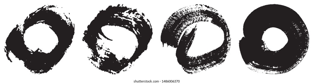 Set of grunge spots in the form of rings