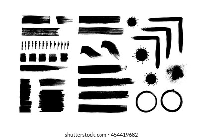 Ensemble de textures grunge. Taches vectorielles à l'encre noire isolées sur blanc. Arrière-plans pour la conception ou le scrapbook.