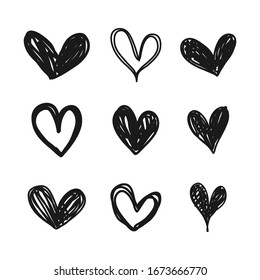 Conjunto de corazones negros dibujados a mano. Doodle, corazón. Ilustración vectorial.
