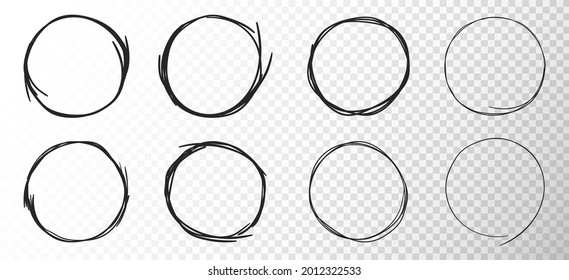 Satz handgezeichneter Kreise auf transparentem Hintergrund. Zeichnete einfache Zeilenringe. Abstrakte Bleistiftzeichnung. Rund und und kreisförmig schmierte Doodle schwarzer Bleistiftschlag. Vektorgrafik