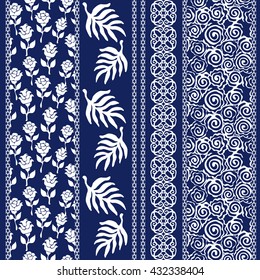 Conjunto de bordes florales dibujados a mano con motivos bohemios. Patrón de rosas sin soldadura, rollos, hojas de palma, adorno geométrico. Colección textil de época. Azul, blanco.