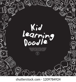 Set of hand drawn kid learning doodles shaped in circle : Vector Illustration