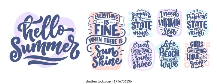 Juego con composiciones de letras dibujadas a mano sobre el verano. Divertidos lemas de temporada. Citas aisladas de caligrafía para agencia de viajes, fiesta en la playa. Gran diseño para banner, postcard, print o afiche. Vector