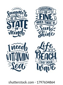 Juego con composiciones de letras dibujadas a mano sobre el verano. Divertidos lemas de temporada. Citas aisladas de caligrafía para agencia de viajes, fiesta en la playa. Gran diseño para banner, postcard, print o afiche. Vector