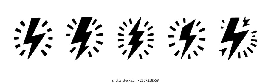 Conjunto de iconos de rayos dibujados a mano con líneas de energía radiante
