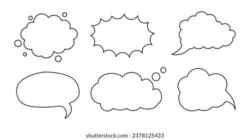 Juego de burbujas de voz en blanco de línea dibujada a mano. Colección de burbujas de palabras al estilo de doodle. Vaciar elementos de diálogo nubes en el estilo de esquema. Concepto de comunicación, diálogo y retroalimentación. Ilustración del vector