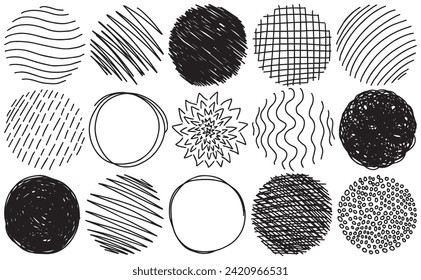 Conjunto de círculos dibujados a mano, óvalos, elipses vector de esbozo. Los círculos de la línea de arañazos del marcador curva el marco del doodle. Círculos de tinta alrededor del zigzag. Lápiz o pluma orbitando burbujas de graffiti o proyectil de bola