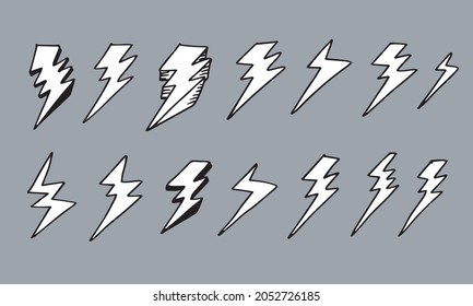 conjunto de ilustraciones de boceto del símbolo del rayo eléctrico del doodle dibujado a mano. icono del doodle con símbolo de trueno.