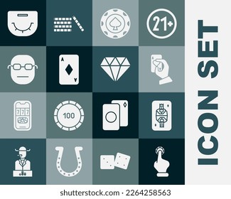 Set Hand con fichas de casino, King jugando cartas con diamantes, cartas, casino, Jugando, jugador de póquer, mesa e ícono de Diamante. Vector
