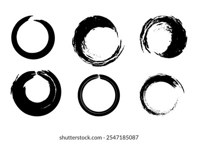 Conjunto de trazos de tinta circular dibujados a mano que muestran el Zen enso, un símbolo budista. Presenta marcos circulares ásperos y texturas granuladas.