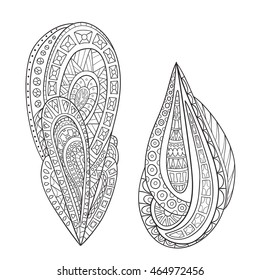 Set of hand-painted decorative elements in the style paisley.
Monochrome range. Vector graphics. The pattern for the coloring books.