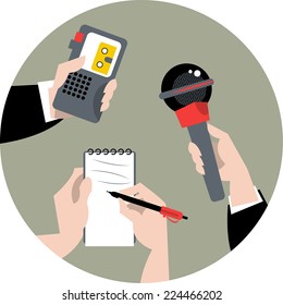 Conjunto de manos que sujetan el micrófono, la grabadora de voz y el portátil en espiral. Concepto de periodismo. Ilustración del vector