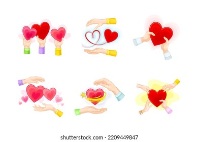 Un conjunto de manos sosteniendo los corazones rojos. Gente dando y compartiendo ilustraciones vectoriales de dibujos de amor