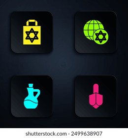 Set Hanukkah dreidel, Bolsa de compras con estrella de David, Botella de aceite de oliva y Globo Mundial e Israel. Botón cuadrado negro. Vector