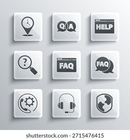 Conjunto de auriculares, escudo, burbuja de voz con preguntas frecuentes, navegador, teléfono 24 horas de Asistencia, búsqueda desconocida, reloj de Locación e ícono de ayuda. Vector