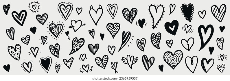 Set von Herzdoodles. Frisch gezeichnete Herzsymbole für Hochzeitsfeier und Valentinstag