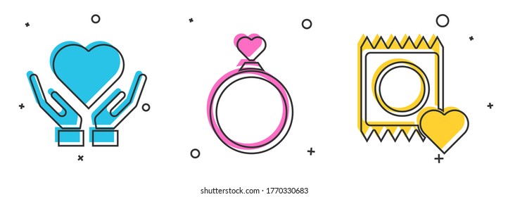 Establece el corazón en la mano, anillos de boda y el preservativo en el icono del paquete. Vector