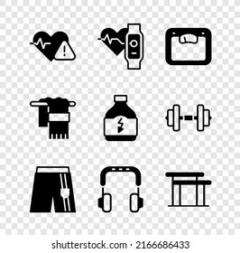 Fija la velocidad del corazón, reloj inteligente con corazón, báscula de baño, corto o pantalones, audífonos, barras desiguales, colgador de toallas e icono de nutrición deportiva. Vector