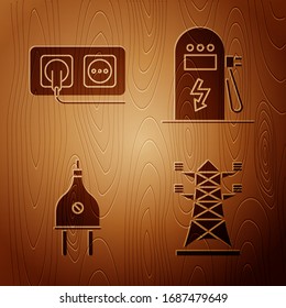 Hochspannungs-Stromleitung, Steckdose, Elektrischer Stecker und elektrische Autoverladestation auf Holzhintergrund. Vektorillustration