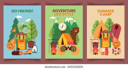 Conjunto de carteles de senderismo y camping con composición de accesorios turísticos y Elementos de naturaleza.  Antecedentes turísticos y viajeros. Aventura, estilo de vida activo. Cartel, Anuncio, volante. 