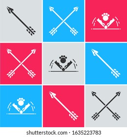 Set Hipster arrow, Crossed arrows and Trap hunting icon. Vector
