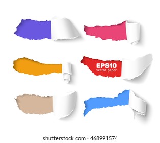 Conjunto de agujeros en papel blanco con lados rotos sobre fondo de papel colorido con espacio para texto. Papel vectorial realista con bordes rasgados. Desactivar plantilla de papel. Publicidad de venta