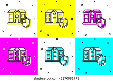Establecer la casa con el icono de escudo aislado en el fondo del color. Concepto de seguro. Seguridad, seguridad, protección, concepto de protección.  Vector