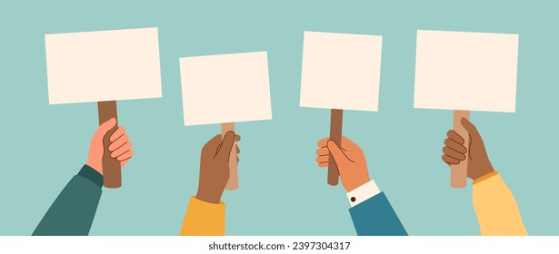 Conjunto de manos humanas con placas de nombres aisladas en fondo azul. Banner en blanco, tablero en blanco, espacio de copia.