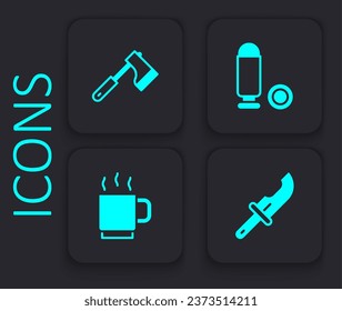 Indique el icono de Hunter, Wooden ax, Bullet y Coffee cup. Botón cuadrado negro. Vector