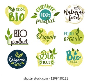 Conjunto de etiquetas ecológicas y de comida fresca aisladas. Etiquetas para productos naturales, orgánicos, vegetarianos y veganos. Iconos para frutas y verduras. Logotipo para tienda o tienda agrícola. Medio ambiente y nutrición saludable