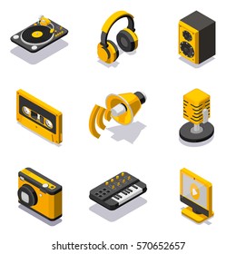 Set of isometric multimedia elements