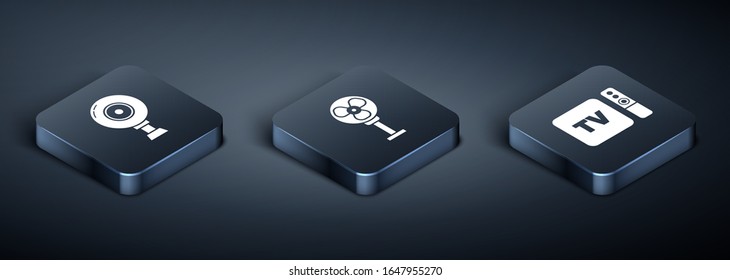 Ajuste cámara web isométrica, receptor y reproductor de TV con control remoto e icono de ventilador eléctrico. Vector