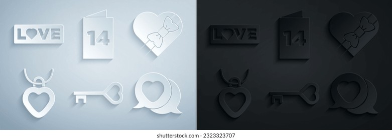 Establece la clave en forma de corazón, la caja con forma de Candy, el collar con, la burbuja del habla del corazón, la tarjeta de saludo y el icono de texto Amor. Vector