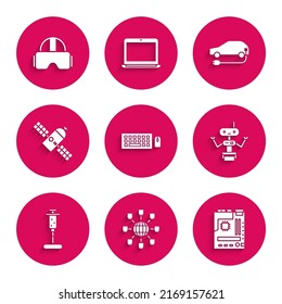 Ajuste el teclado y el ratón, la red social, la tarjeta madre, el robot, la jeringa, el satélite, el coche eléctrico y el icono de las gafas de realidad virtual. Vector