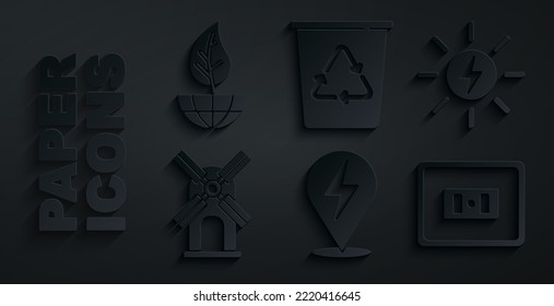Poner rayo, panel de energía solar, turbina eólica, toma eléctrica, Reciclaje con reciclaje y globo terrestre e icono de hoja. Vector
