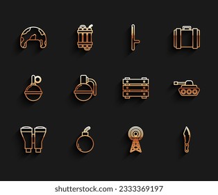 Fijar Binoculares de línea, bomba lista para explotar, casco militar, radar, cuchillo, granada de mano, tanque y caja de municiones icono. Vector