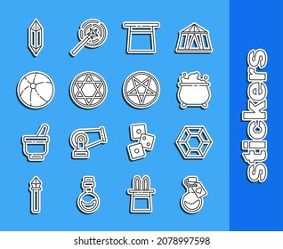 Línea Botella con poción de amor, Piedra mágica, Caldera de Brujas, sombrero mago, Estrella de David, bola de playa y Pentagram en icono circular. Vector