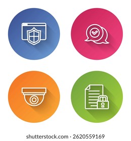 Establecer línea Navegador con escudo, marca de verificación en la burbuja de discurso, cámara de seguridad y documento y bloqueo. Botón de círculo de color. Vector