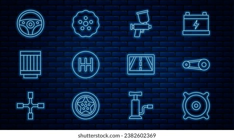 Ponga el altavoz de audio de la línea Car, kit de correa de tiempo, pistola de rociado, selector de velocidades, filtro de aire, volante de dirección, dispositivo Gps con mapa e icono. Vector