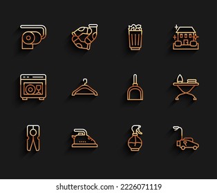 Fijar la línea Pañón de ropa, hierro eléctrico, rollo de papel higiénico, botella de agua para pulverización, cortadora de césped, guardarropa para la percha, tabla de planchar y plancha e icono de Dustpan. Vector
